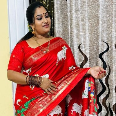 Married women
housewife,குடும்பகுத்துவிளக்கு💋🥵
DM
Amma லதா(37)
வனஜா மாமி(43)
Daughter பிரியா(20)
wife மாலதி(28)