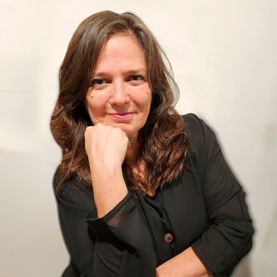 Dramaturga, actriz, directora de teatro. 
Amo Argentina desde Usuahia hasta La Quiaca. La cultura nutre el espíritu y calma el alma. Pasión por la lectura.