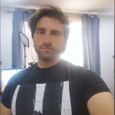 Twich streamer, Powerlifting, bodybuilder, world of warcraft player , anime addicted