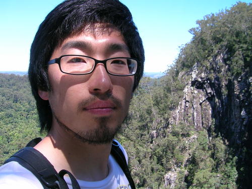 컴퓨터공학 전공
좋아하는 것들: 책, 보드게임, 프로그래밍, 글쓰기, 영화, 자전거, 걷기, 탁구, 영어, 유머, 샤워, 물, (이론)물리학