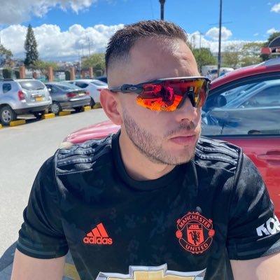 Comunicador social y periodista. Hincha del Manchester United y Junior de Barranquilla.