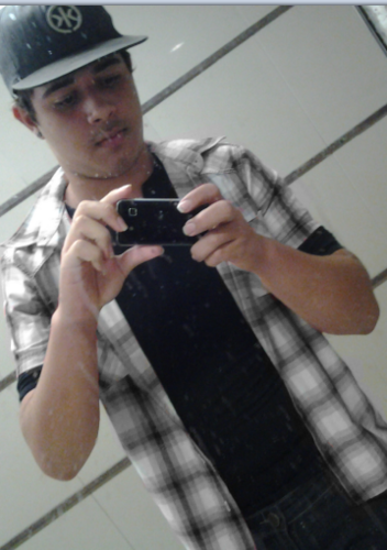 Ola  sou Gustavo Fllow-me prometo te seduzir Raawr Dono da @collirioshots , ADM Da @coliriotophot .