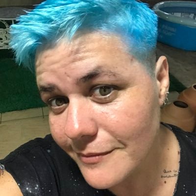 Publicitária, apaixonada por corrida de rua e pela vida. Busco sempre ver o melhor pois de negativo ja basta a inveja alheia