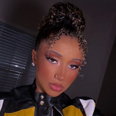 FitForACrown's profile picture. 𓏲 𝘒𝘦𝘭𝘢𝘯𝘪 𝘑𝘰𝘳𝘥𝘢𝘯 𝐜𝐨𝐦𝐦𝐞𝐧𝐭𝐚𝐫𝐲 ੭ — I'm determined to rise, been standing on business cause fear never crowned any champion.