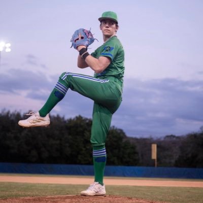 👤 Andrew Allison - 2024 RHP/INF 💪 6’0 180lbs 🏡 Coral springs, FL ⚾️ @CSHS_BSB 👨‍🎓 3.0 gpa @milescollegebsb Signee 🟣🟡🐻