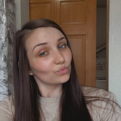 17_sew's profile picture. med assisting 🩺• server 🥞•dog mom🐾•24