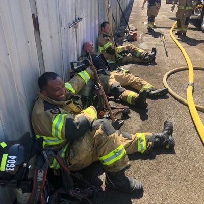 Papí 👨‍👧 and GOD's favorite Firefighter. #MoparOrNoCar 🇨🇲🇳🇬