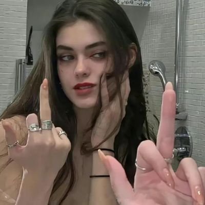 Harper254824525's profile picture. 