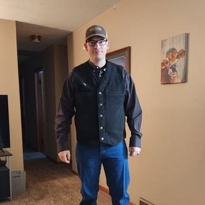 Sixth Generation  Iowa Family Farm Guy, Studied  Diesel Technology at Wyotech in Laramie, Letting nothing stop me from crushing my goals and building others up