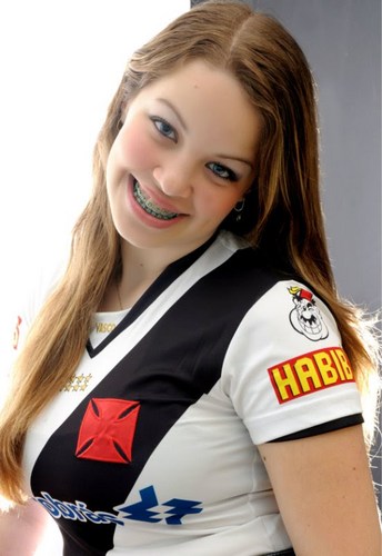 Capixaba, Canceriana, 15, Apaixonada por Futebol, Torcedora do C.R. VASCO DA GAMA e do RIO BRANCO A.C. ! E futura estudante de jornalismo, rs