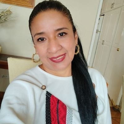 Mgtr. En Gestión Educativa, emprendedora, amo mi Patria, mi familia orgullosa de ser docente.Sigo haciendo camino al andar.