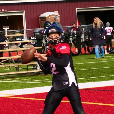 QB class of 2029, coached by Richard Popp I attend Muir Middle School and play football for 7on7 Flint 12u black and youth Milford Mustangs 5’2 115