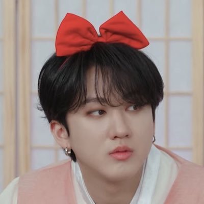 MOON1SRED's profile picture. 98 line (they/them - elu/delu)