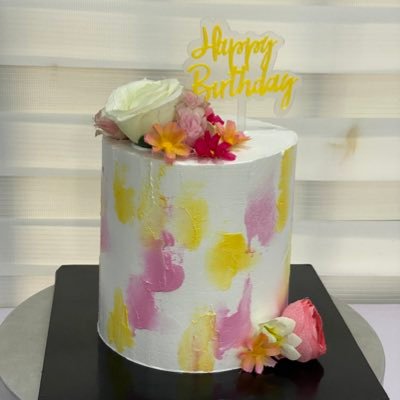 Geminipet__'s profile picture. Professional baker..Your number 1 plug for all cake needs..pastries available..Available everyday.|IG:Cakesbygemini.