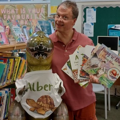 Writer @TheSimpsons 
Producer @BBC_TopGear 
Creator @TheBruvsTV
TVguru @BBCEssex 
Wrangler @alberttortoise #HUGGnBUGG
Books etc https://t.co/MEdWSoT4R3