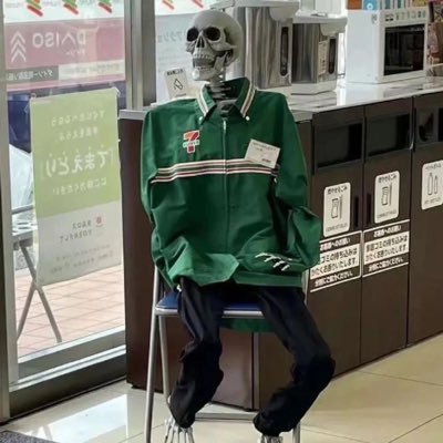 knight_lee0831's profile picture. 可以把你的纹身给我咬一口嘛