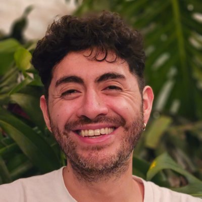 Abogado popular. Magister en sociología. Riquelmista antifascista. Me emocionan un montón de cosas.