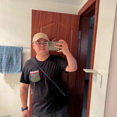 Dongdongbushi1's profile picture. 上来看看