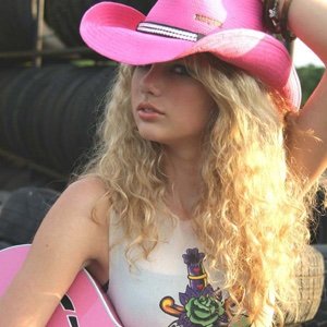 swiftie since 2014 ˚₊‧꒰ა 🎀 ໒꒱ ‧₊˚ 💚🤎 debut + evermore #1 🤎💚 SAW TAYLOR SYDNEY N3 just here to yap about taylor my irls are sick of me doing it 😭🙏