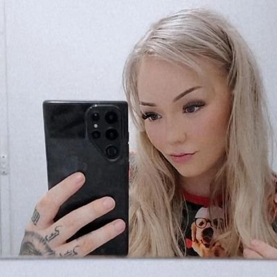~ OSRS
~Yakuza - Heart Eyes Kiryu
~ Crazy animal lady 🐶 🐈 🐾
~Maxxed osrs gronk