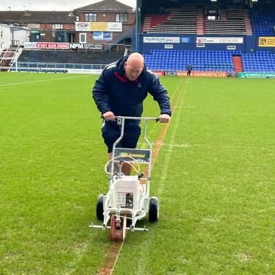 volunteer groundsman at @ChaddyPark and @@officialoafc .. born and bred @officialoafc supporter ( thanks dad😊😊 ) @oldhamstannes u11s 🏉🏉@Prostateuk