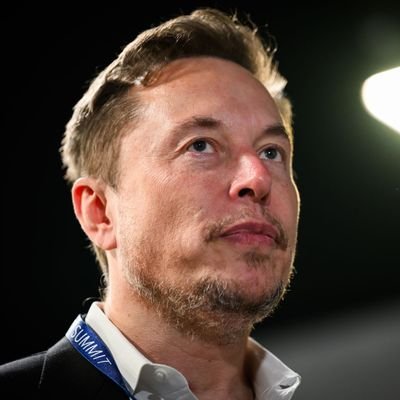 🚀 | Spacex - CEO & CTO
🚘 | Tesla -CEO And Product Architect 
🗺 | Twitter- CEO
🚅 | Hyperloop - Founder