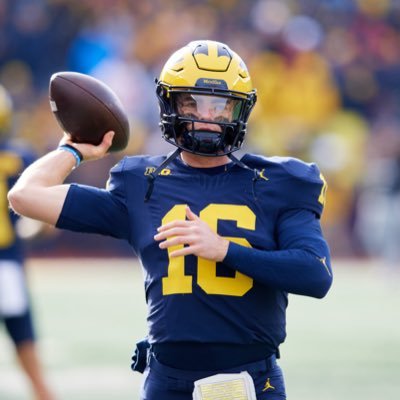 @umichfootball // @train3DQB // NIL inquires contact: w@daviswarren16.com