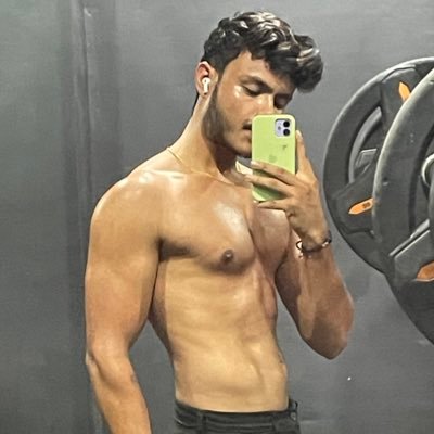 saarcastic_dog's profile picture. We're all bad in someone's story @IITBHU_VARANASI