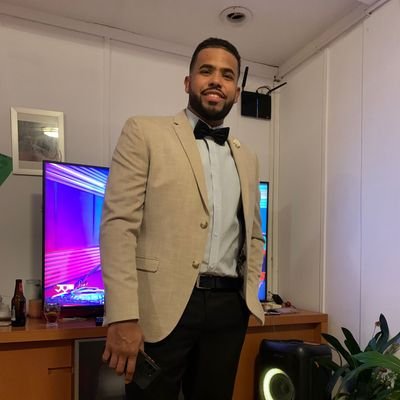 AntonioooDZ's profile picture. 