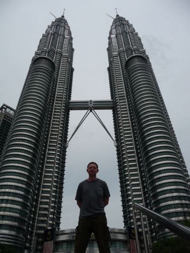French en Thailand et en Asie depuis 18ans, Entrepreneur, investisseur et trader Futur/Option. Triste de voir son pays en décomposition.