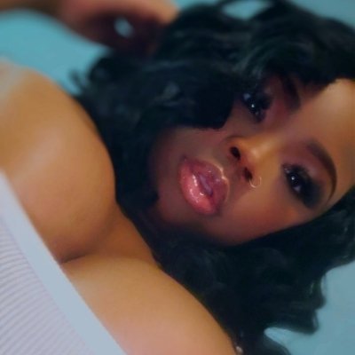 I don't chase I attract 💫
Beautifully Balanced ⚖️
I smell like cocoa butter and love ❤️
A smooth sea never made a skilled sailor ⚓️Temporary Forevers ✨️