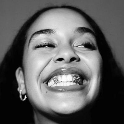 weveseencomfort's profile picture. 