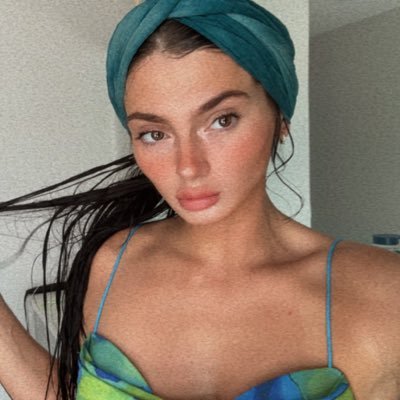 If you woke up today, it’s not too late. Insta @ Lolabaabe_