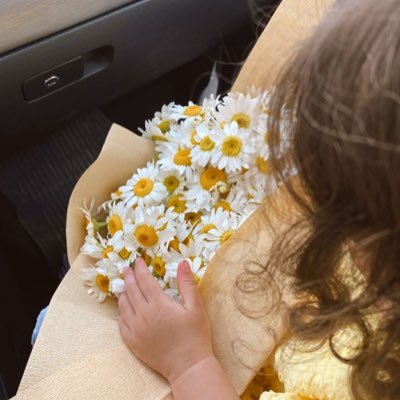 أنيّقة وكأنّها خُلقت من رقّةِ.الزهّر 🌹💛. اذكروا فقيدي أبي حبيبي من دعواتكم 🤲🏻