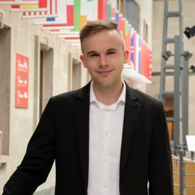 📚Étudiant à la maîtrise (MBA)⚜️Indépendantiste, pour la liberté et la responsabilité individuelle🗽