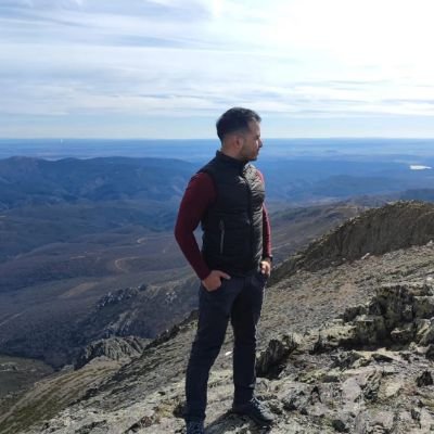 dlopezaxl's profile picture. Distance makes the heart grow fonder.