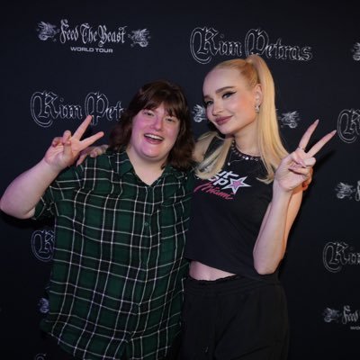 A Lesbian British Kim Petras Fan 🏳️‍🌈🇬🇧❤️ Met Kim - 13.02.24 Been a Bunhead since Unholy 😈🖤