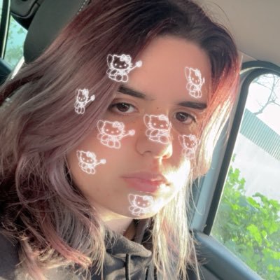 carxlinq's profile picture. 