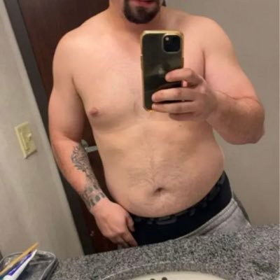 Midwest Man - SwissRolls24 - 👻 DM’s are always open, 😇 Single - 5’10 7in cock looking to get into Content Creation