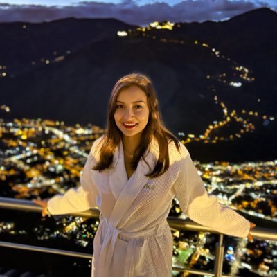 Master in Polymer Science at UPV/EHU and Université de Bordeaux 🇪🇨👩‍🔬who loves travel🏔, coffee ☕️ and wine 🍷.