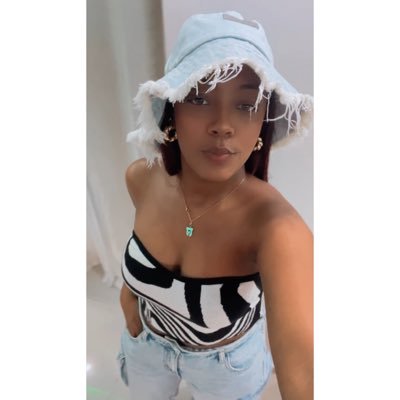 Manueladca's profile picture. @proyectodefeonu (God’s plan) 🙌🏽♥️🙏. •~{1st GOD} •~IG; Manueladelacruz! (Dra👩🏽‍⚕️🦷🪥) (🏀x🏐=♥️)