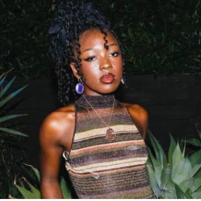 FemaleKarl_Marx's profile picture. It's all about Elsa💫