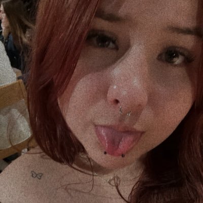 Defnottkyra's profile picture. what?