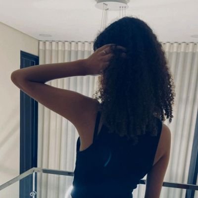 l_mariasm's profile picture. make sure your friends are okay.