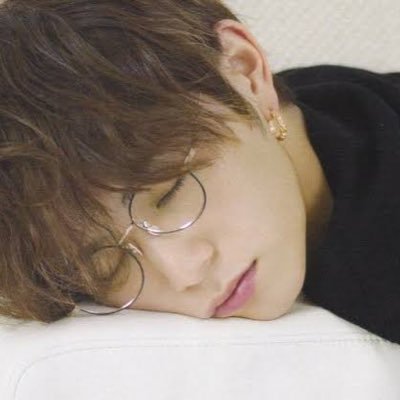 m______i______u's profile picture. 