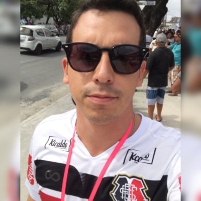 Inscrito na OAB/PE. 
Cristão Católico. 
Alguns da esquerda dizem q sou de direita e os da direita dizem q sou esquerda…
No BBB sou team Fernanda.
 SCFC 🖤🤍❤️