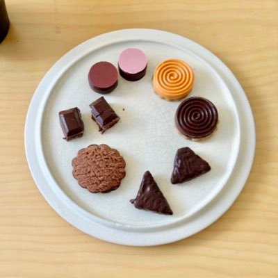 aknbnot's profile picture. 食べたお菓子の記録🍫