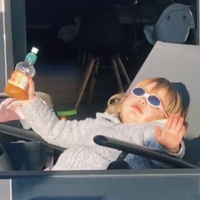 celuvwka's profile picture. lapar • където се публикуват предимно храна и ежедневни оплаквания 🇲🇨🇧🇬