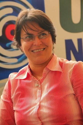 Lumacario's profile picture. (...)Assim dos lábios a vida corre,
Deixando um acre sabor na boca.
Eu faço versos como quem morre. Manuel Bandeira