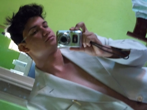 Zap ; (79) 99279743